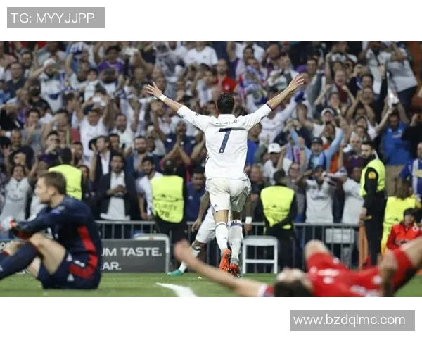 皇马宣布续约法尔考，球迷为其庆祝：再续传奇辉煌